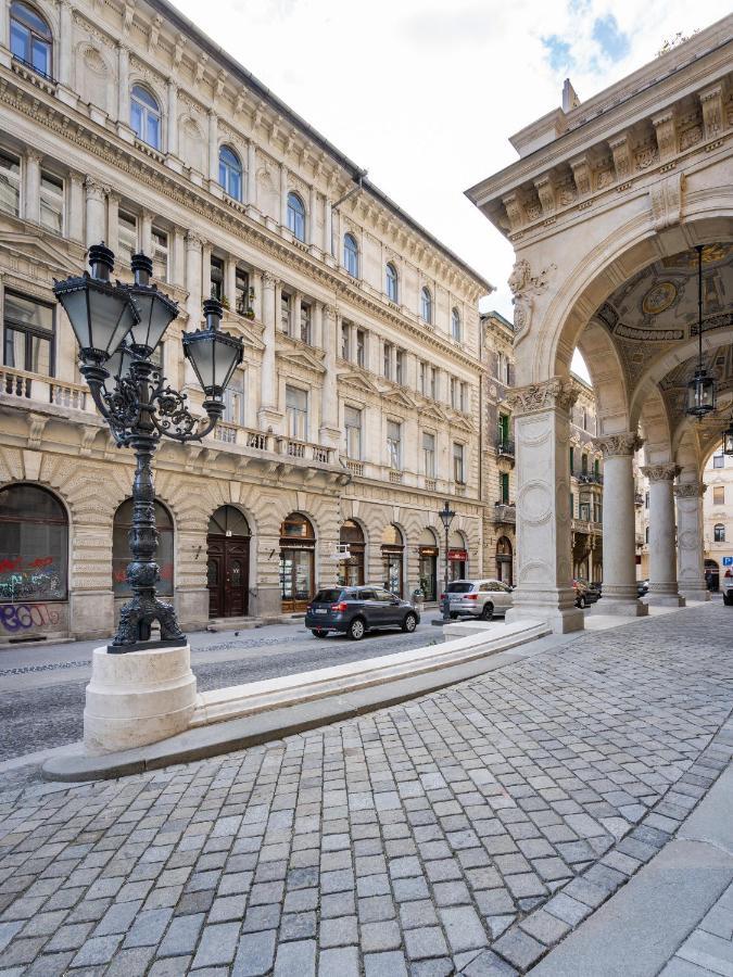 Centrum Opera Luxury Apartment With Free Garage Budapest Exterior foto